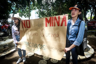 El inexplicable contrato mensual con Minera Cerro Quema, S.A.
