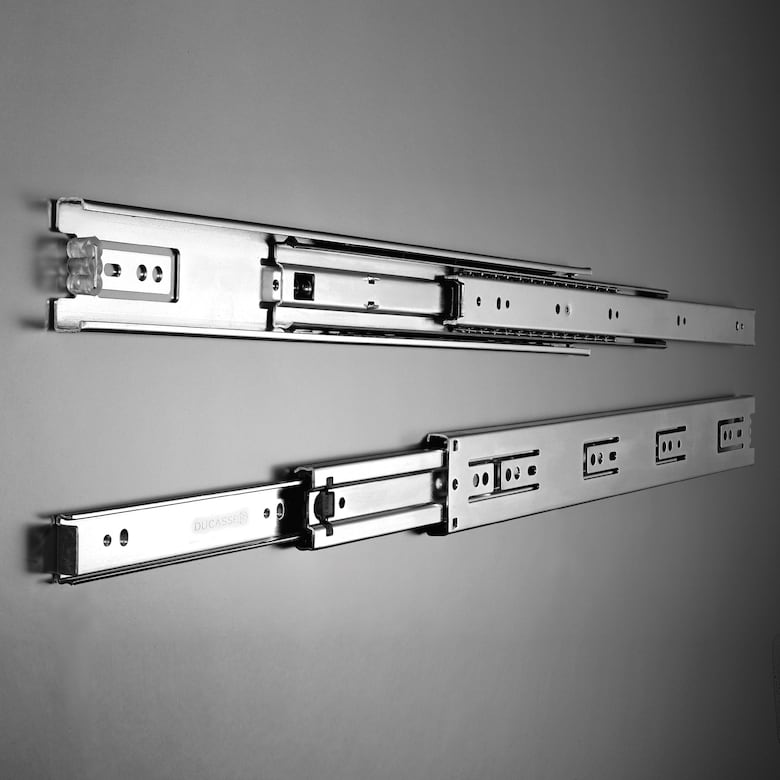 Los herrajes esenciales para la ebanistería