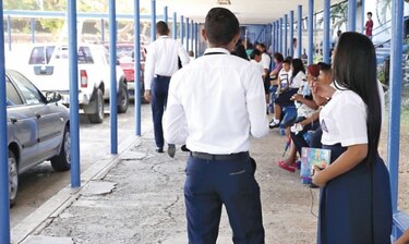 Gabinete aprueba compra de uniformes y útiles escolares para el año lectivo 2020