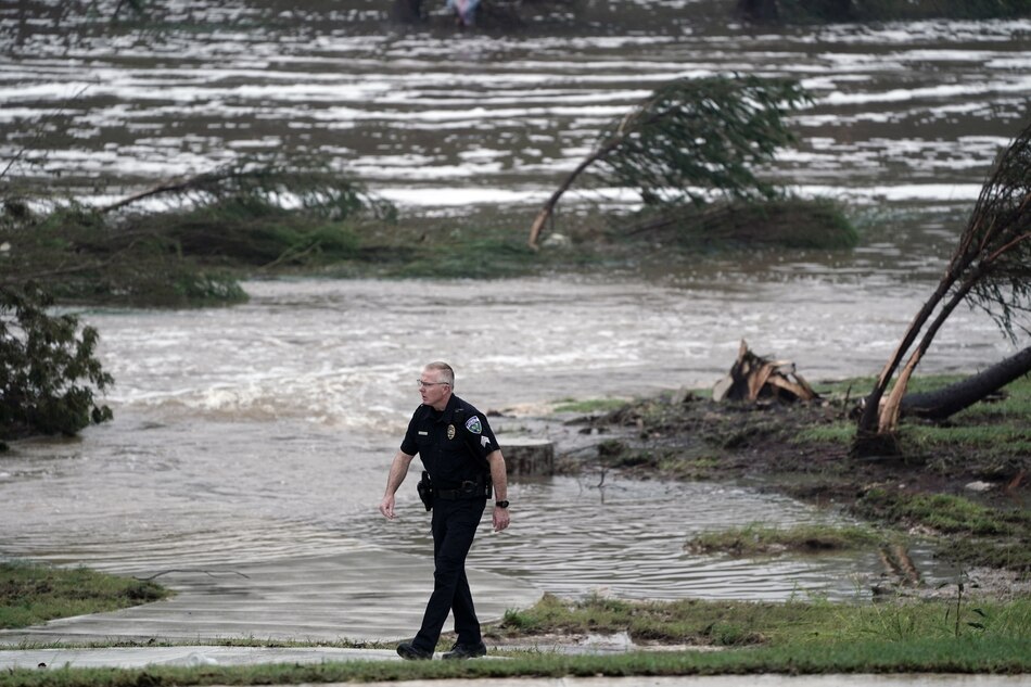Se elevan a 51 las víctimas mortales por las inundaciones en Texas, entre ellas 15 niños