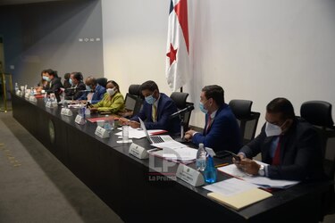 Diputados cuestionan seguridad jurídica del acuerdo firmado con los bancos