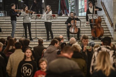 Un concierto en Járkov, segunda ciudad de Ucrania, para ‘seguir viviendo’ pese a la guerra