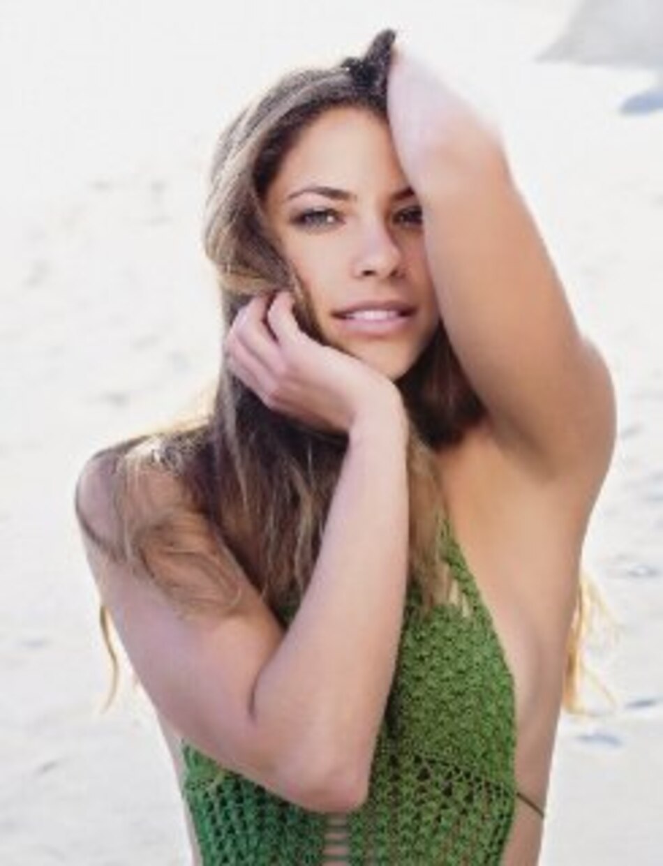 El debut de Debi Nova