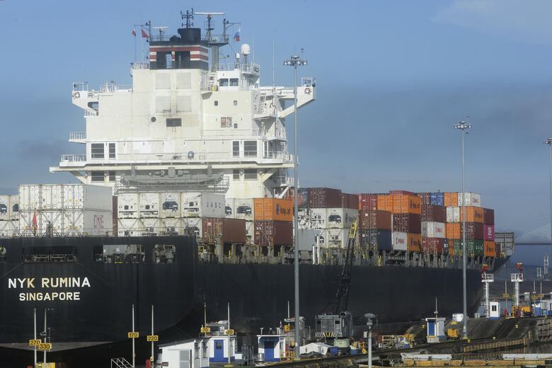 Tensión comercial: los aranceles de Trump podrían elevar precios y afectar al Canal de Panamá