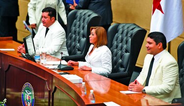 Exigen a diputados actuar con transparencia