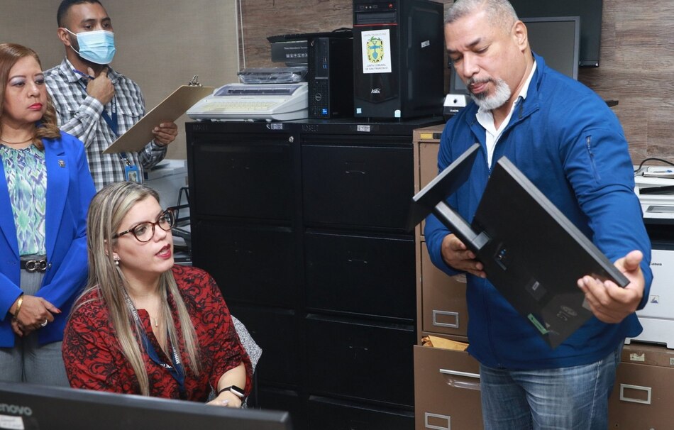 Fiscalía Anticorrupción confisca cuatro CPU de computadoras de la Junta Comunal de San Francisco