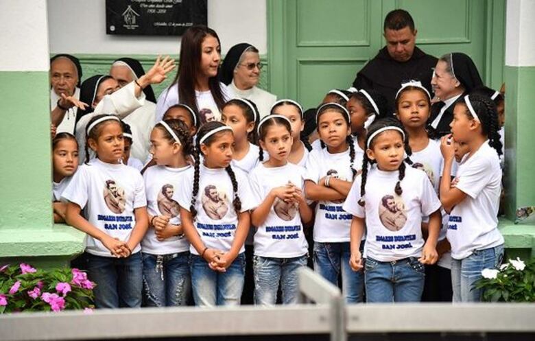 Colombia: Papa evoca lo oscuro del narcotráfico y reza por víctimas