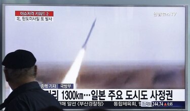 Corea del Norte lanza dos misiles balísticos