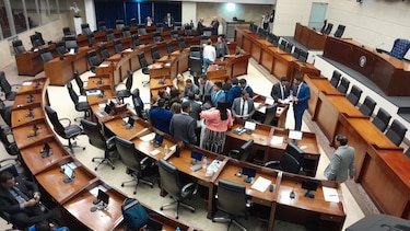 Vamos, RM y el PRD chocan por el control de la poderosa Comisión de Presupuesto de la Asamblea
