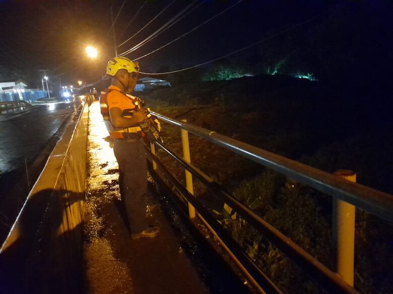 Suspenden desfiles del 3 de noviembre en varias provincias debido a mal tiempo