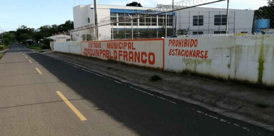 Piden al alcalde regular consumo de alcohol en estadio de Guararé