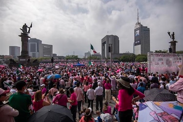 Políticos, activistas y exfuncionarios levantan la voz contra el Plan B electoral