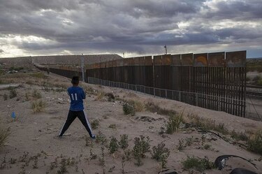 Gobierno de Estados Unidos dispensará ciertas leyes para construir muro