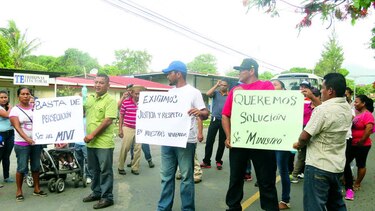 Frenan desalojo del Miviot en La Pintada