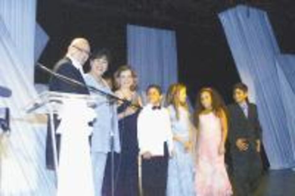 El pájaro azul obtiene cinco premios Escena 2002