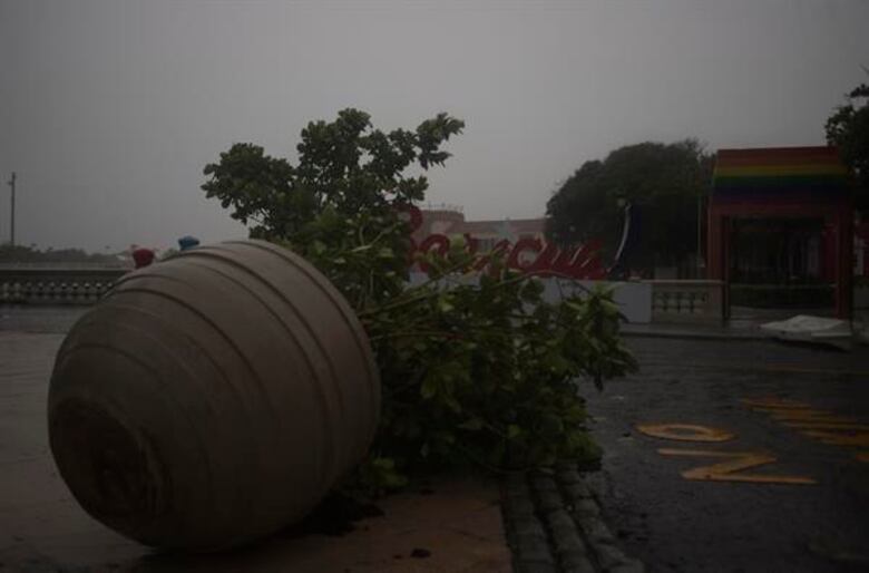 El huracán Fiona causa apagón general y daños catastróficos en Puerto Rico