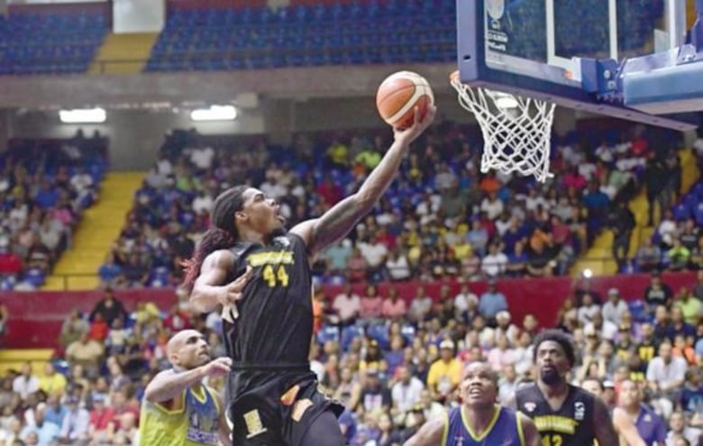 Universitarios, los nuevos monarcas