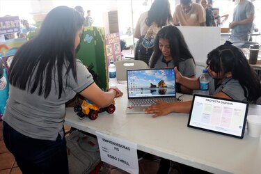 Estudiantes de la comarca Ngäbe Buglé innovan con un robot que mide el pH del suelo