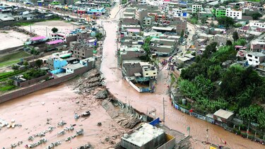 Las inundaciones dejan 72 muertos