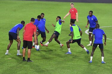 Surinam espera una fiesta de fútbol en el Rommel y no los gritos discriminatorios del estadio Cuscatlán