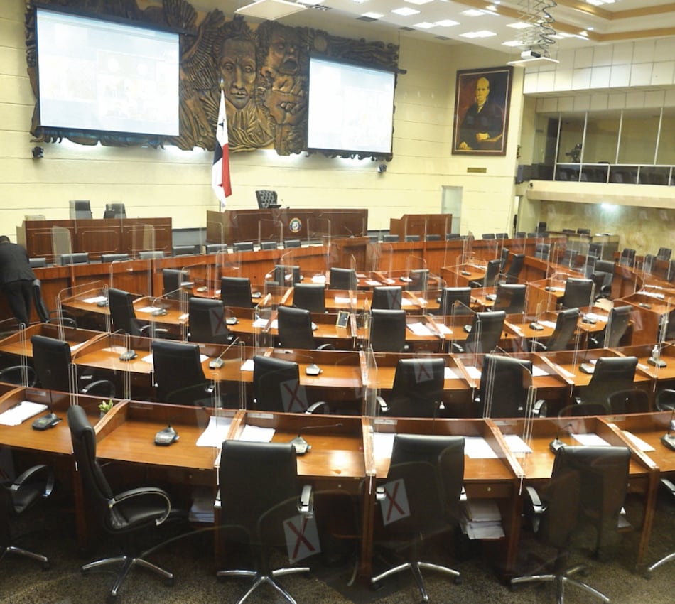 Asamblea Nacional, dividida por reducción salarial en planilla estatal