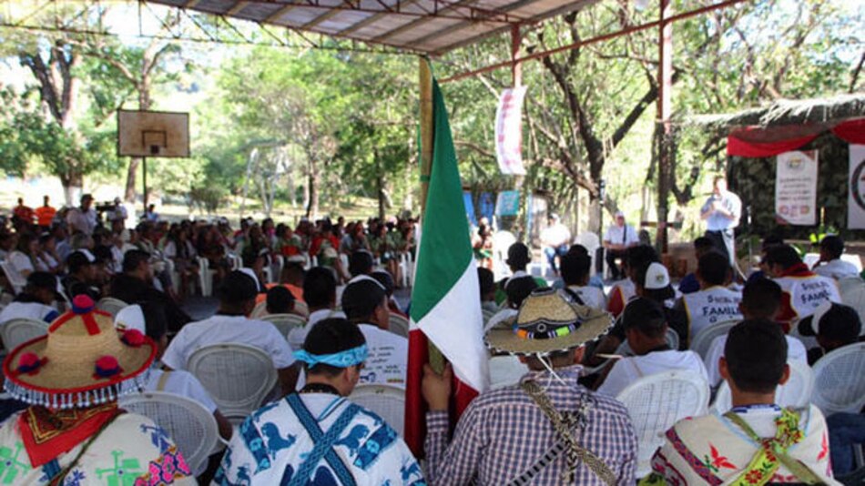 Jóvenes indígenas comparten experiencias en Soloy