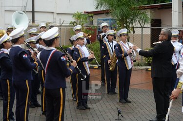 Actos cívicos marcan el inicio del mes de la Patria