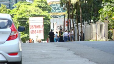 Explotan alcantarillas detrás de Soho Mall; cierran calle por seguridad