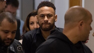 Neymar declara por difusión de fotos íntimas de la mujer que lo acusa de violación