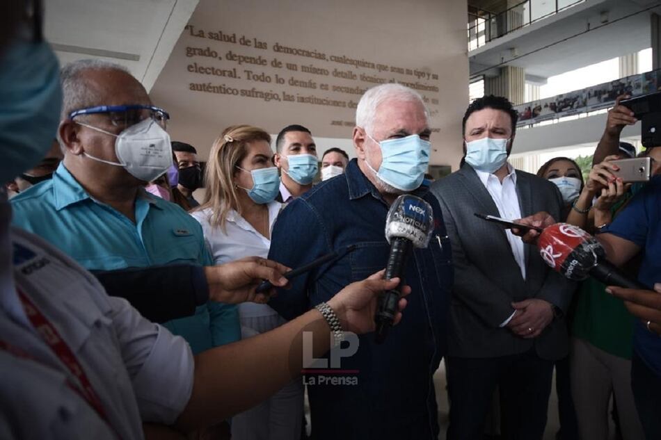 Tribunal Electoral entrega resolución que acredita a RM como partido político en formación