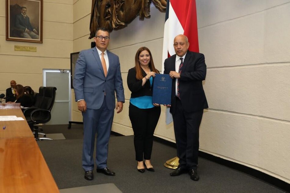 Asamblea aprueba el tratado sobre exploración del espacio, la luna y otros cuerpos celestes