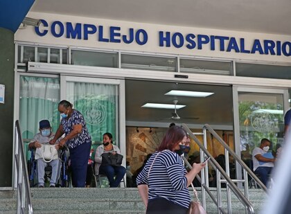 La falta de hojas blancas agrava la crisis médica en el Complejo Hospitalario de la CSS