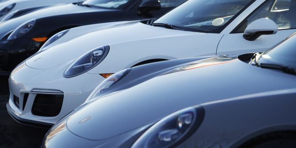 Aficionados de los autos clásicos engañados por estafadores