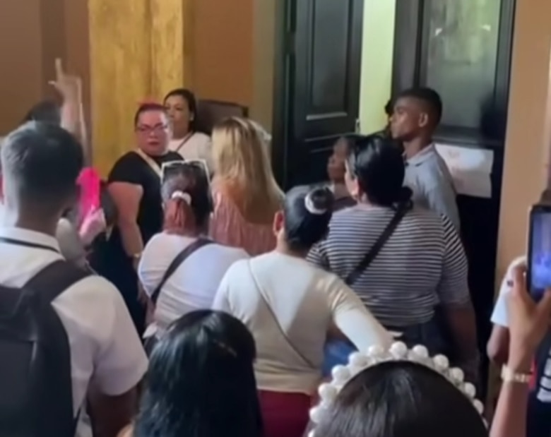 Qué se aprende en escuelas para padres, el requisito para cobrar el Pase-U