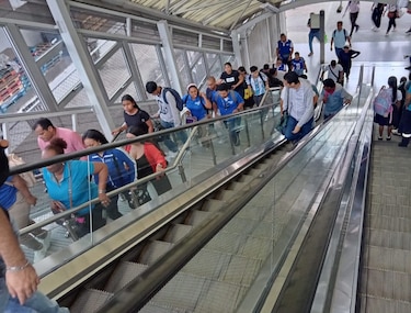 Detención de escaleras mecánicas en horas pico responde a medidas de seguridad, señala el Metro