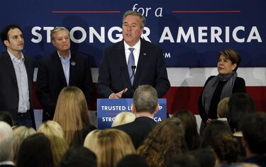 Jeb Bush se retira de proceso interno republicano