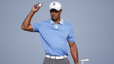 Tiger Woods se retira con problemas de espalda