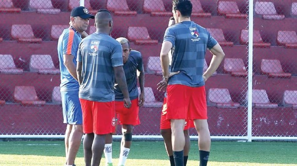 Tauro FC busca evitar el mal del campeón