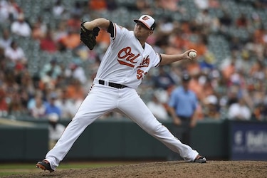 Britton fija marca de salvados, Orioles superan a Astros