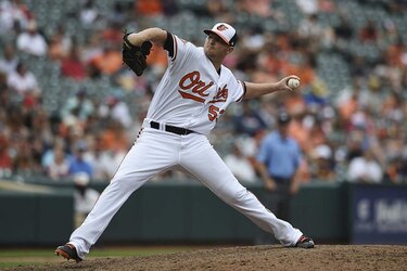 Britton fija marca de salvados, Orioles superan a Astros