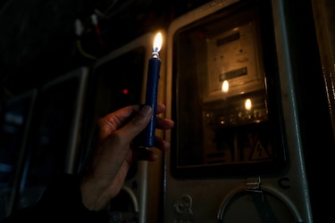Ecuador afronta apagones de hasta ocho horas por grave crisis energética a causa de la sequía