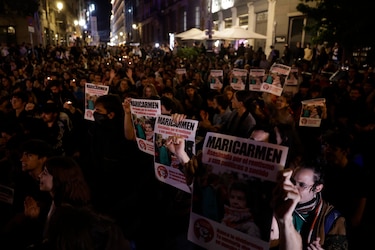 España: La Puerta del Sol llora a Maricarmen tras su muerte