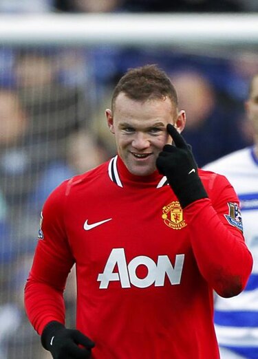 Rooney lanza al Manchester United hacia el liderato de la Premier
