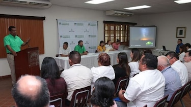 Con poca participación de oenegés se realiza conversatorio sobre el ambiente