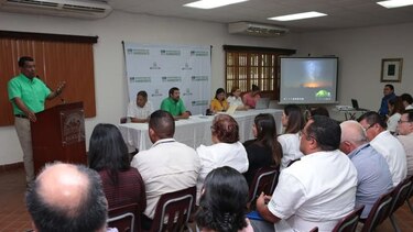 Con poca participación de oenegés se realiza conversatorio sobre el ambiente