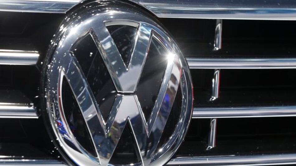 Volkswagen recortará inversión y cambiará tecnología diésel