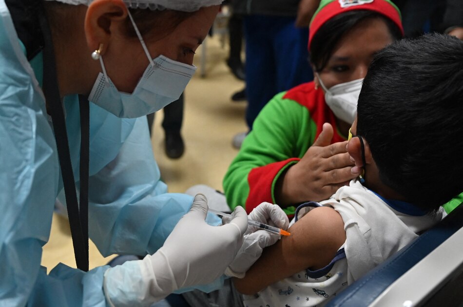 Pfizer probará una tercera dosis de vacuna anticovid para menores de 5 años