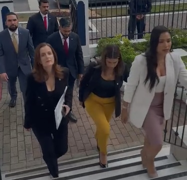 Diputados de Vamos denuncian al contralor Anel Flores por licencias sin sueldo