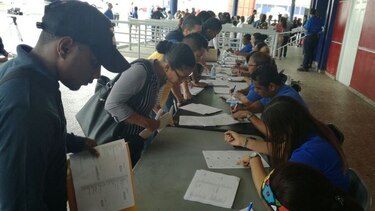 Hoy es la megaferia de empleos en la Arena Roberto Durán