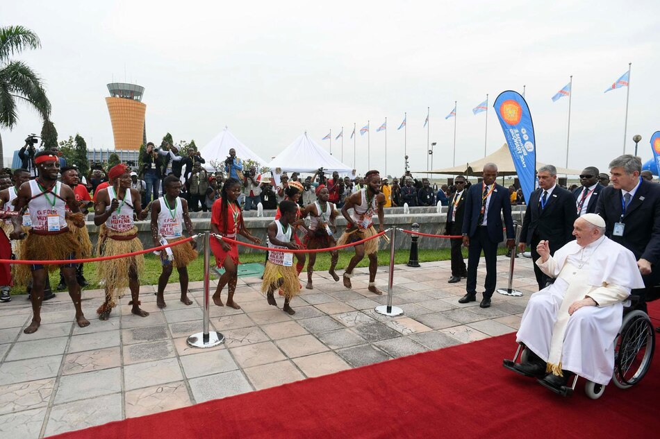 El Papa inicia en Kinshasa, en el Congo, su quinto viaje a África